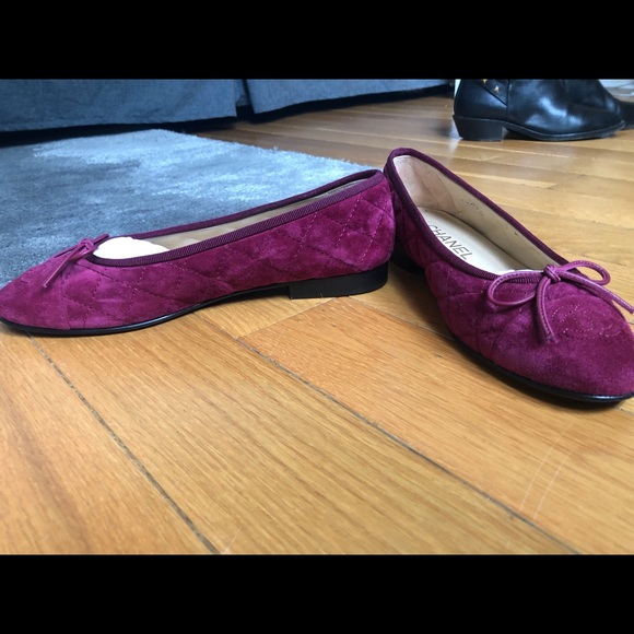 Selling Chanel suede fuchsia ballet flats! - Picture 4 of 8